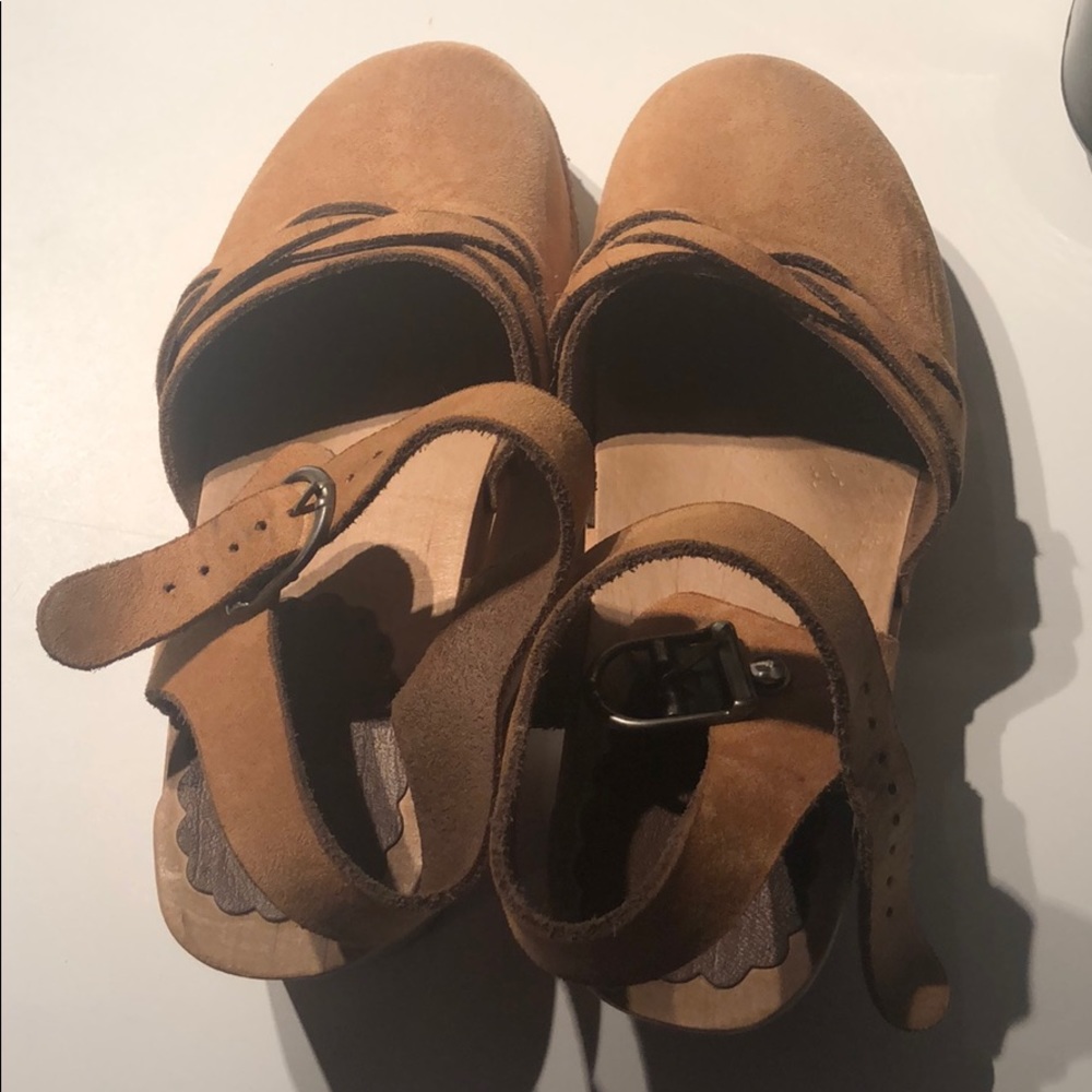 Clogs